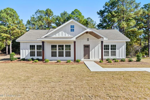 $244,900 | 137 Southern Hills Drive, Lucedale, MS 39452