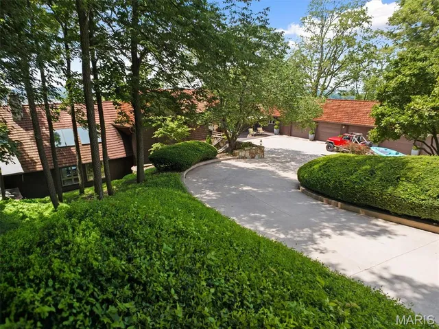 $1,500,000 | 3505 Riverview Court, Godfrey, IL 62035