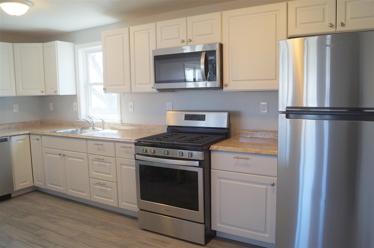 303 Weston Road Manchester, NH 03103 - Photo 4 of 24