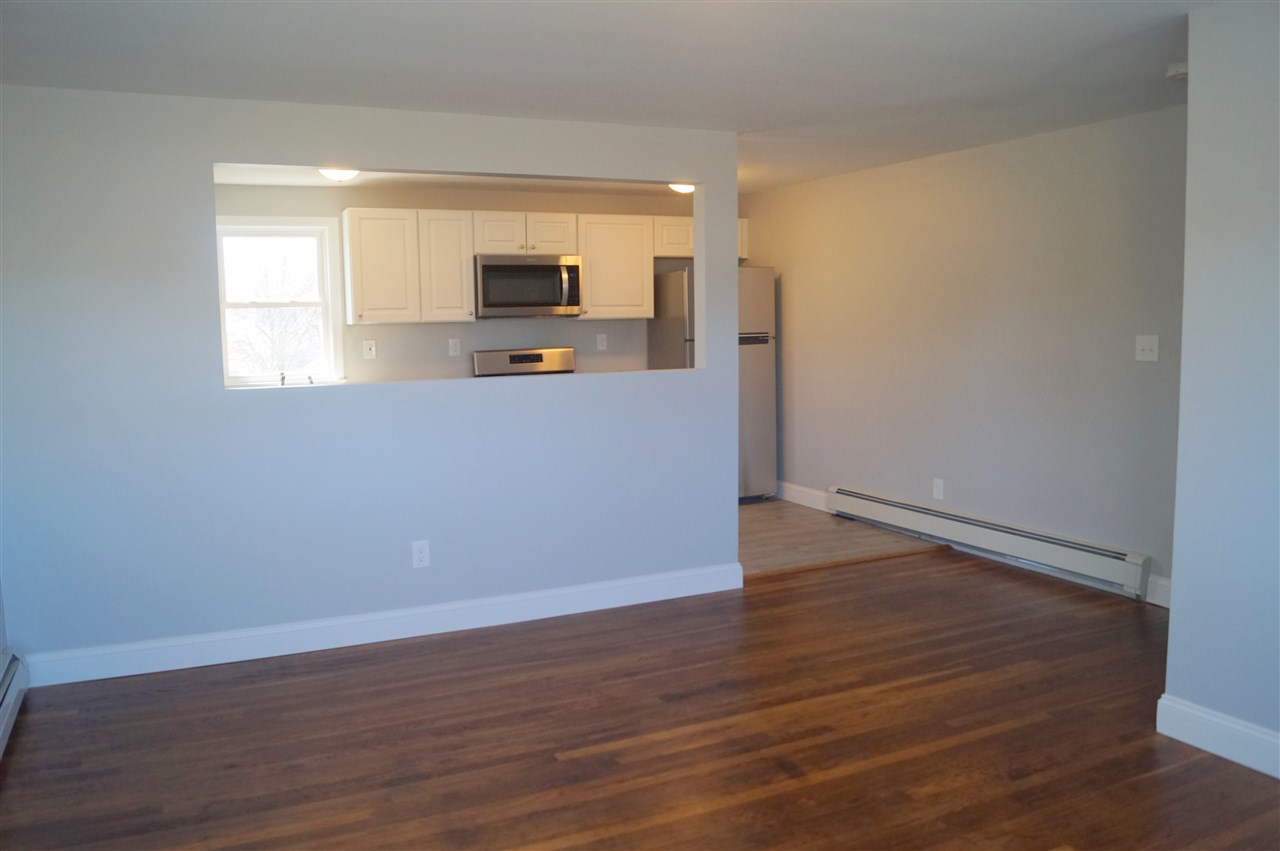 303 Weston Road Manchester, NH 03103 - Photo 8 of 24