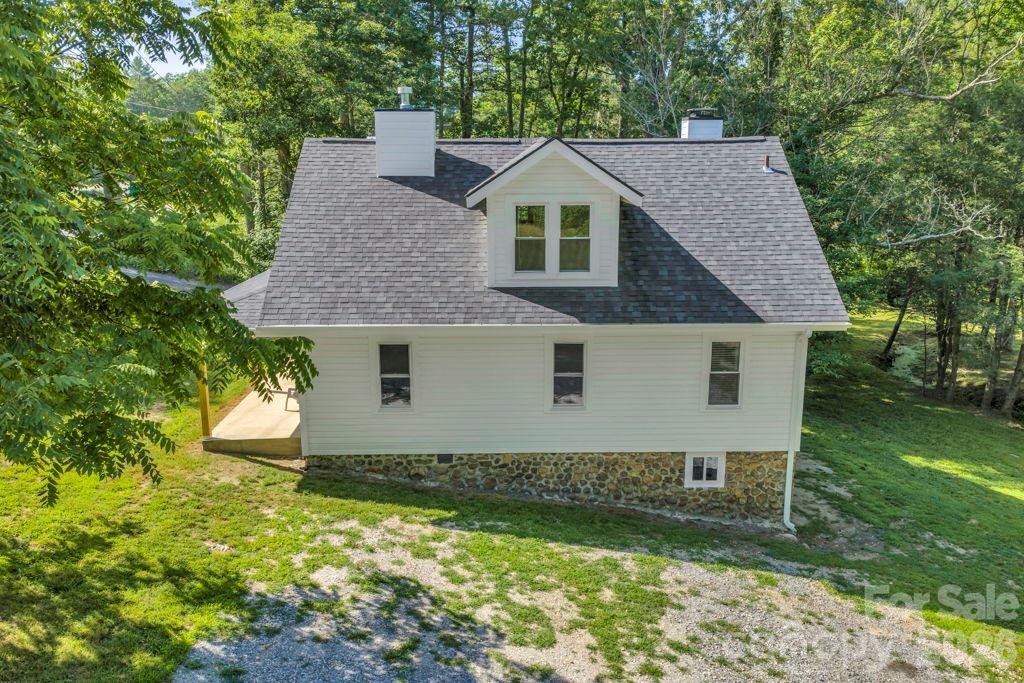 1415 Roan Road Spruce Pine, NC 28777 - Photo 34 of 42