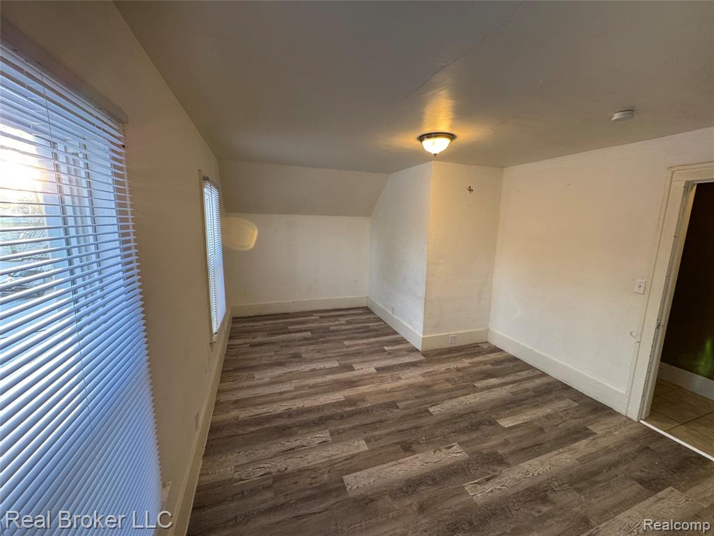86 Hamilton Street Pontiac, MI 48342 - Photo 20 of 26