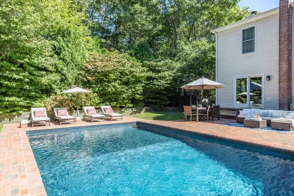 $38,000 | 22 Central Avenue, East Hampton, NY 11937