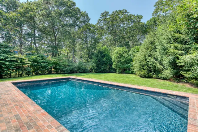 $40,000 | 22 Central Avenue, East Hampton, NY 11937