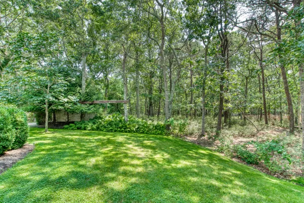 $38,000 | 22 Central Avenue, East Hampton, NY 11937