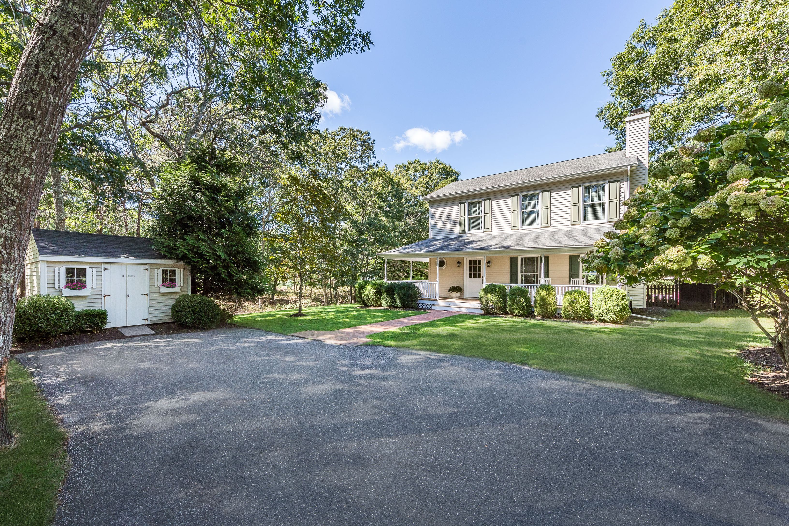 22 Central Avenue East Hampton, NY 11937 - Photo 28 of 31