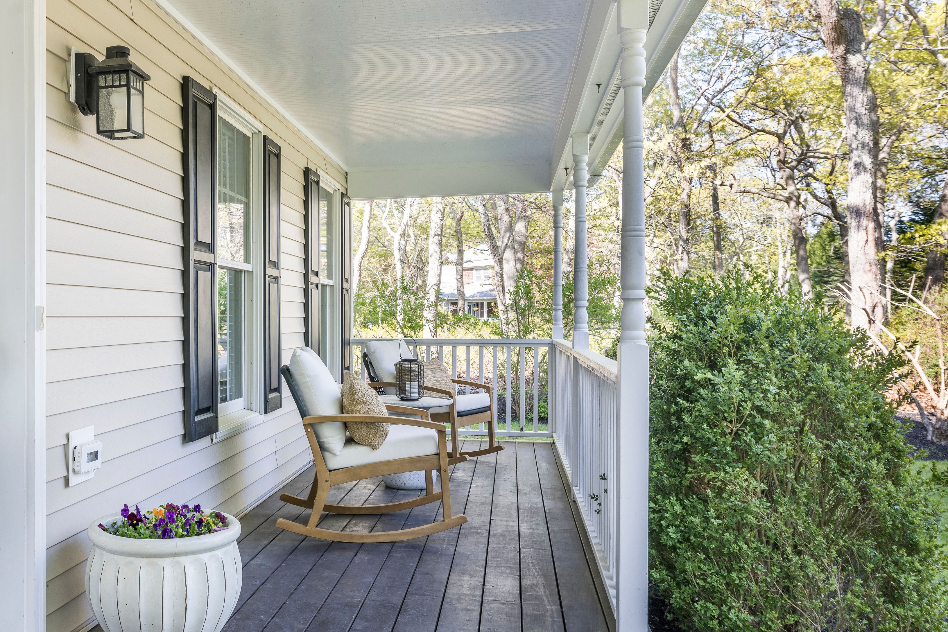 22 Central Avenue East Hampton, NY 11937 - Photo 5 of 31