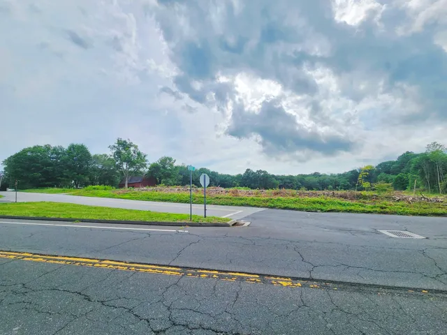 $699,000 | 10 West Road, Colchester, CT 06415