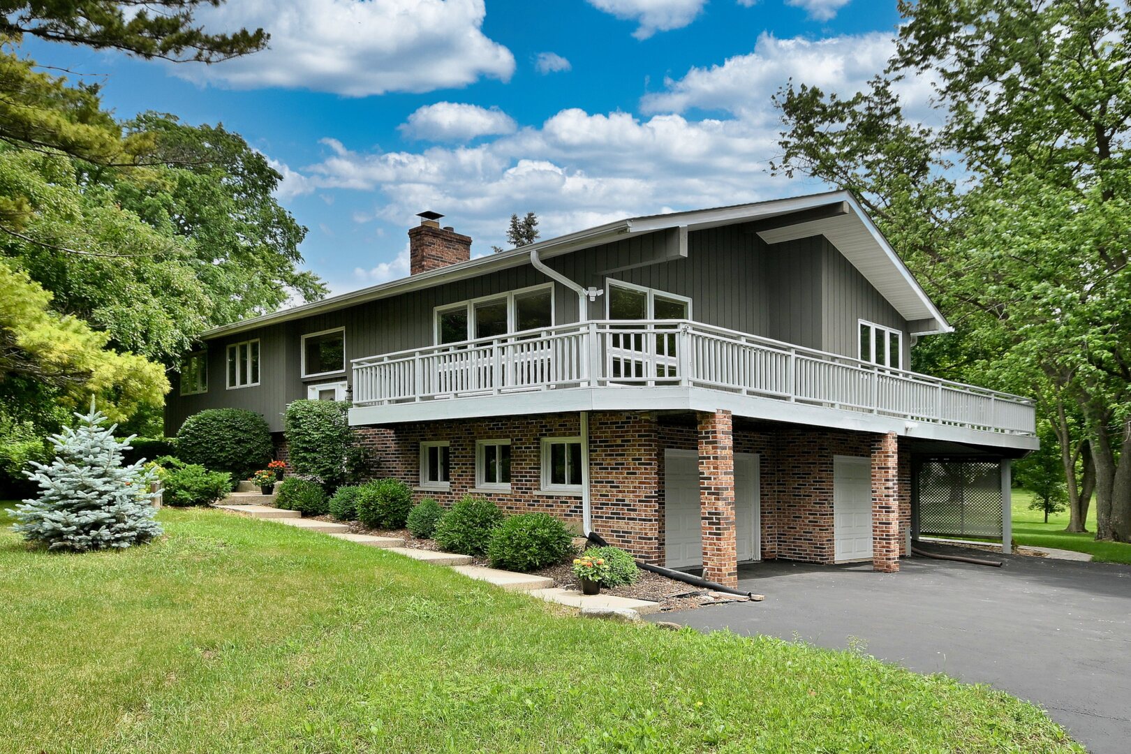 105 Haman Road Inverness, IL 60067 - Photo 2 of 41 Gallery Image 2