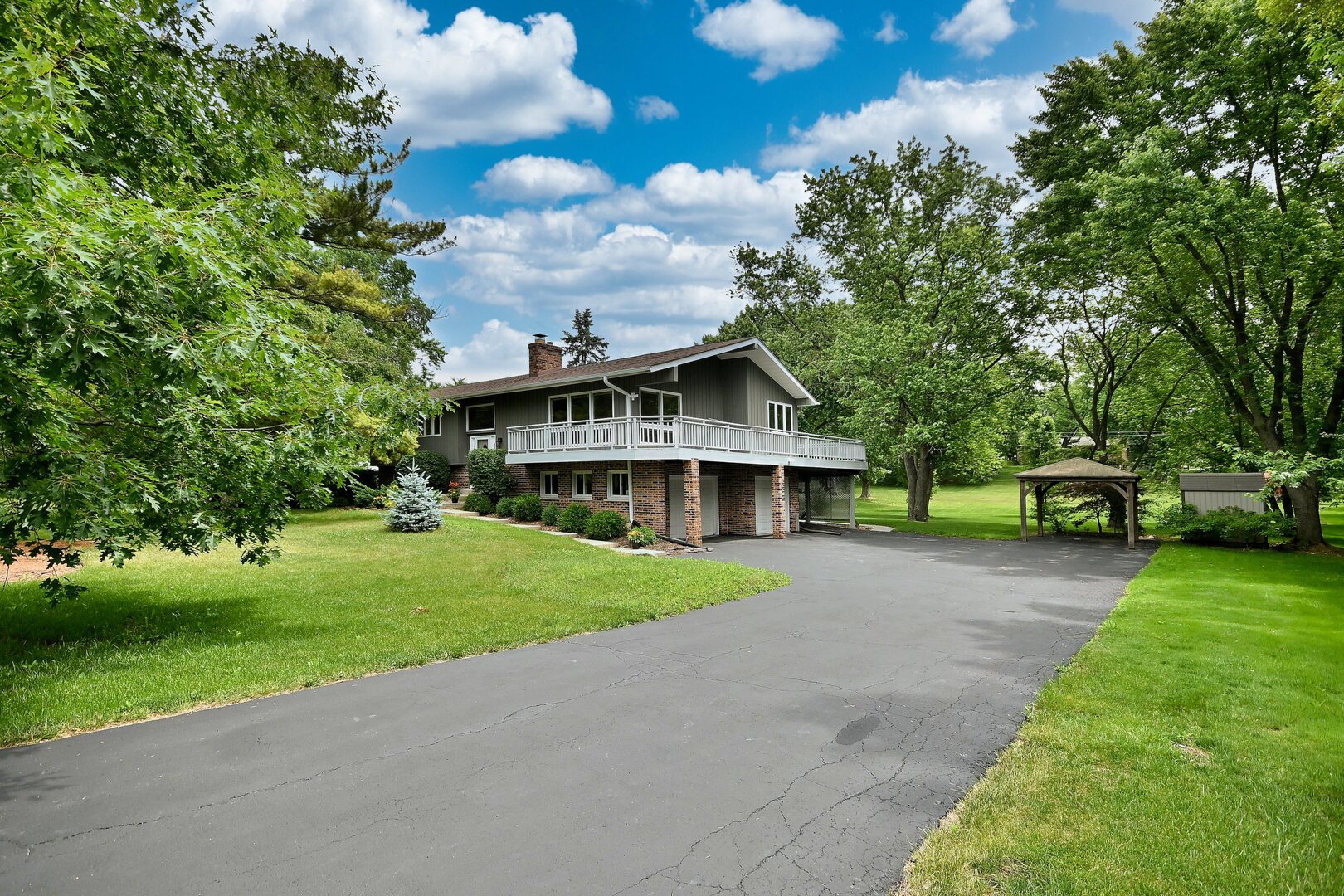105 Haman Road Inverness, IL 60067 - Photo 3 of 41 Gallery Image 3