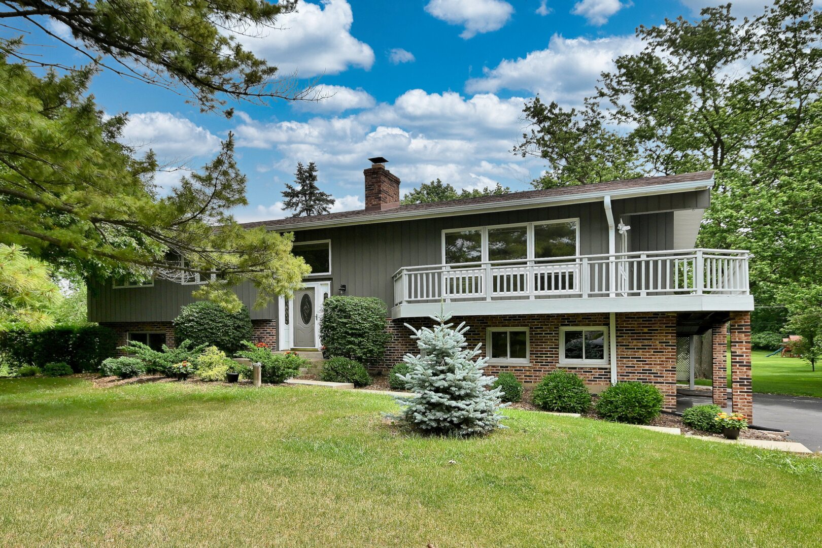 105 Haman Road Inverness, IL 60067 - Photo 4 of 41 Gallery Image 4