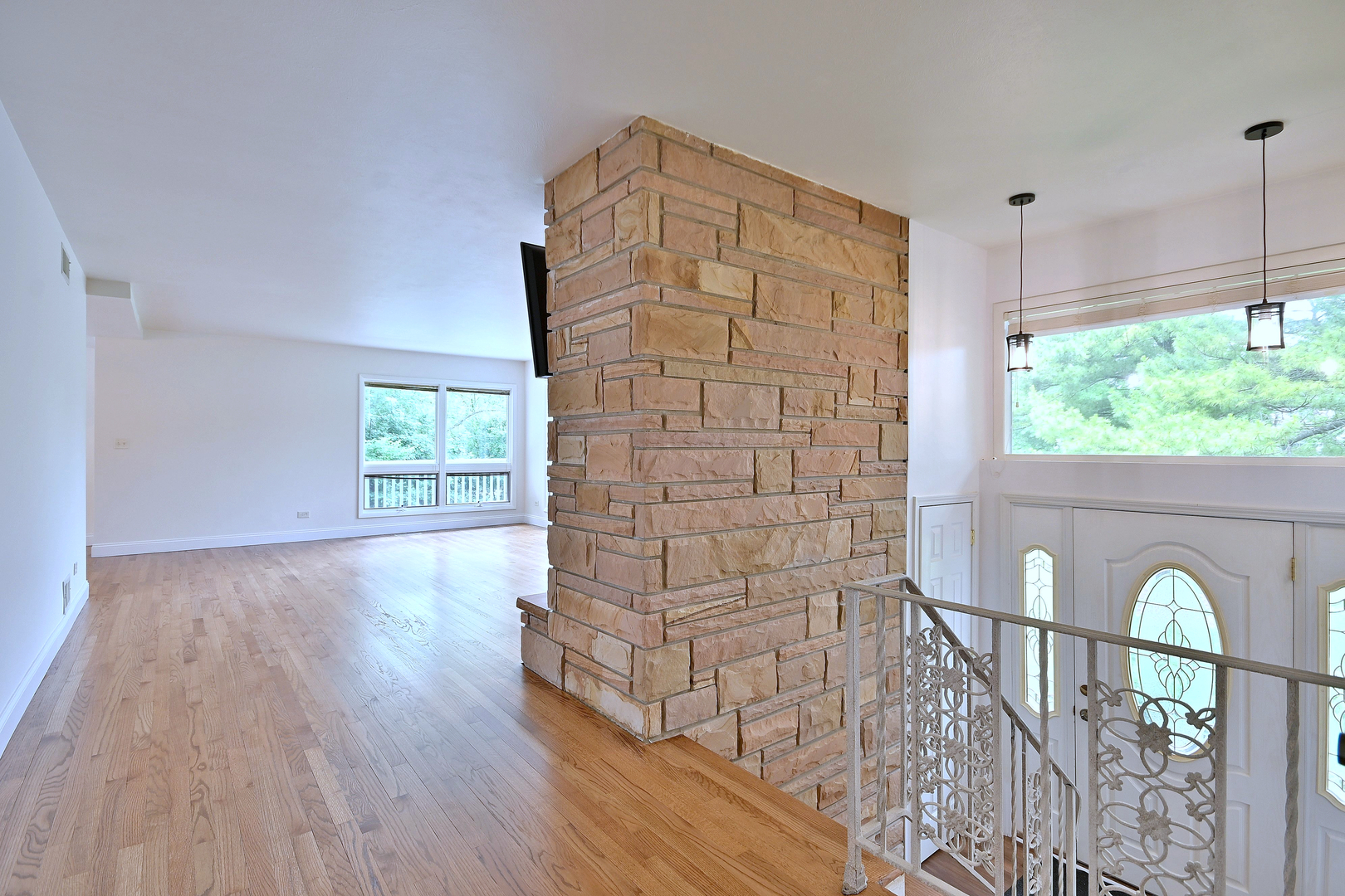 105 Haman Road Inverness, IL 60067 - Photo 6 of 41 Gallery Image 6