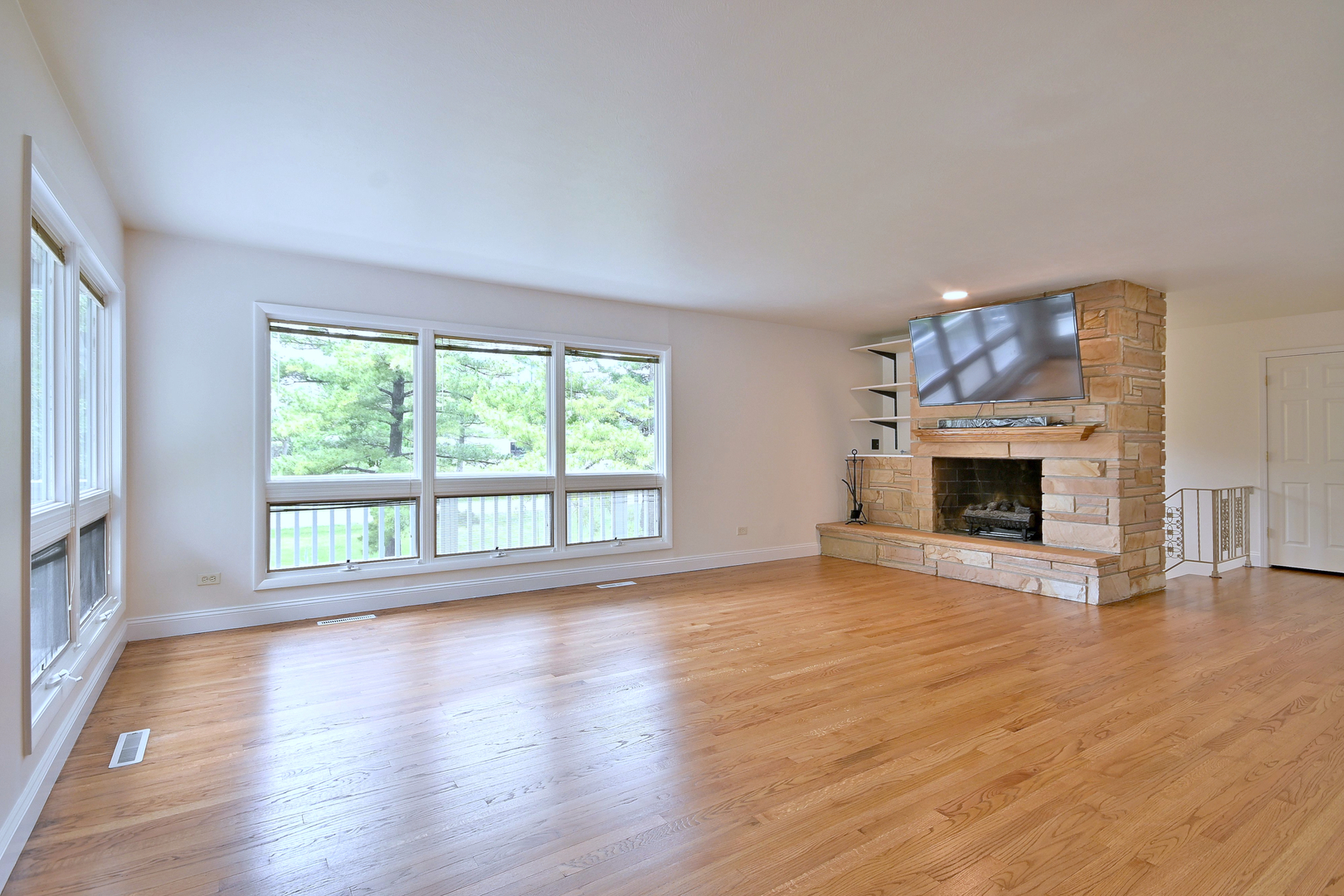 105 Haman Road Inverness, IL 60067 - Photo 8 of 41 Gallery Image 8