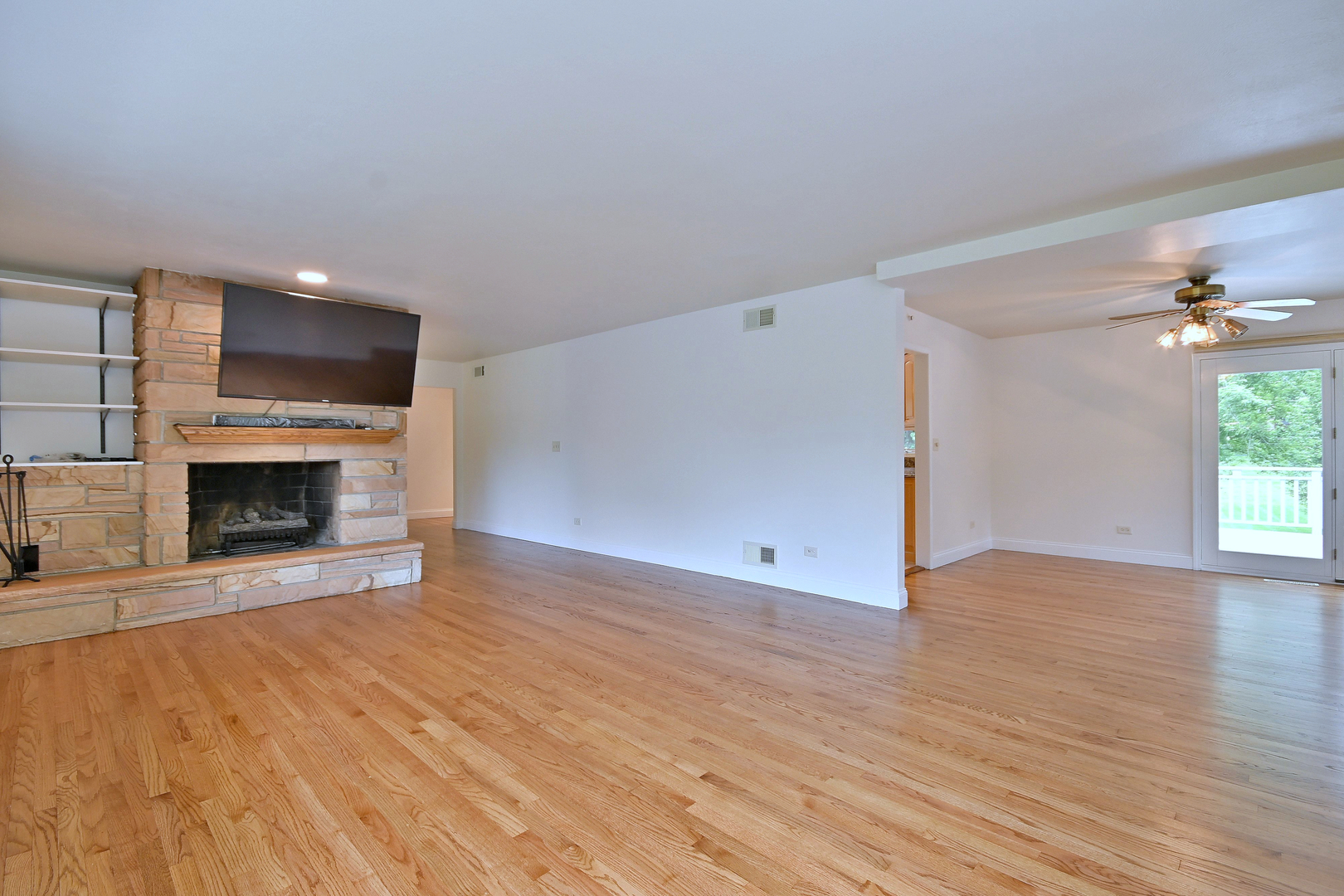105 Haman Road Inverness, IL 60067 - Photo 9 of 41 Gallery Image 9