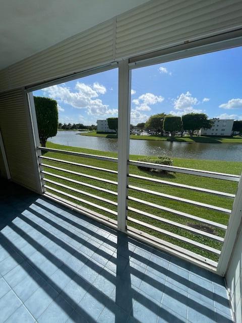2075 Cornwall East, Unit 2075 Boca Raton, FL 33434 - Photo 25 of 32 a view of a balcony