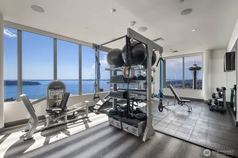 $1,390,000 | 2510 6th Avenue, Unit 2502, Seattle, WA 98121