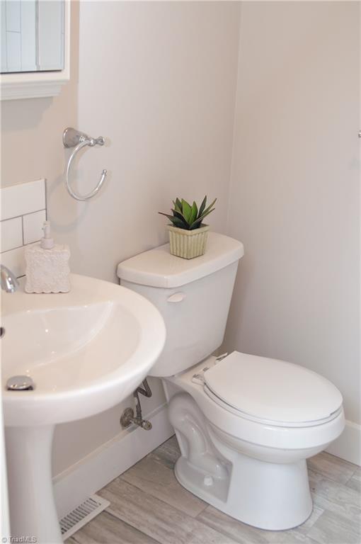 2995 Dillon Road Jamestown, NC 27282 - Photo 20 of 30 1 of 2 Full Bathrooms.