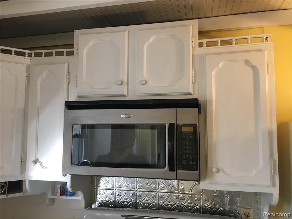 8451 Wiggins Road Howell, MI 48855 - Photo 14 of 23 Kitchen