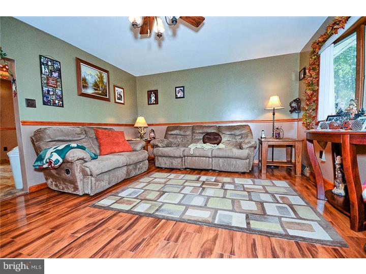 58 Husted Station Road Elmer, NJ 08318 - Photo 3 of 21 Living Room