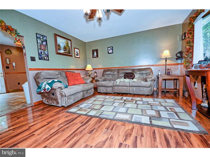 58 Husted Station Road Elmer, NJ 08318 - Photo 8 of 21 Living Room