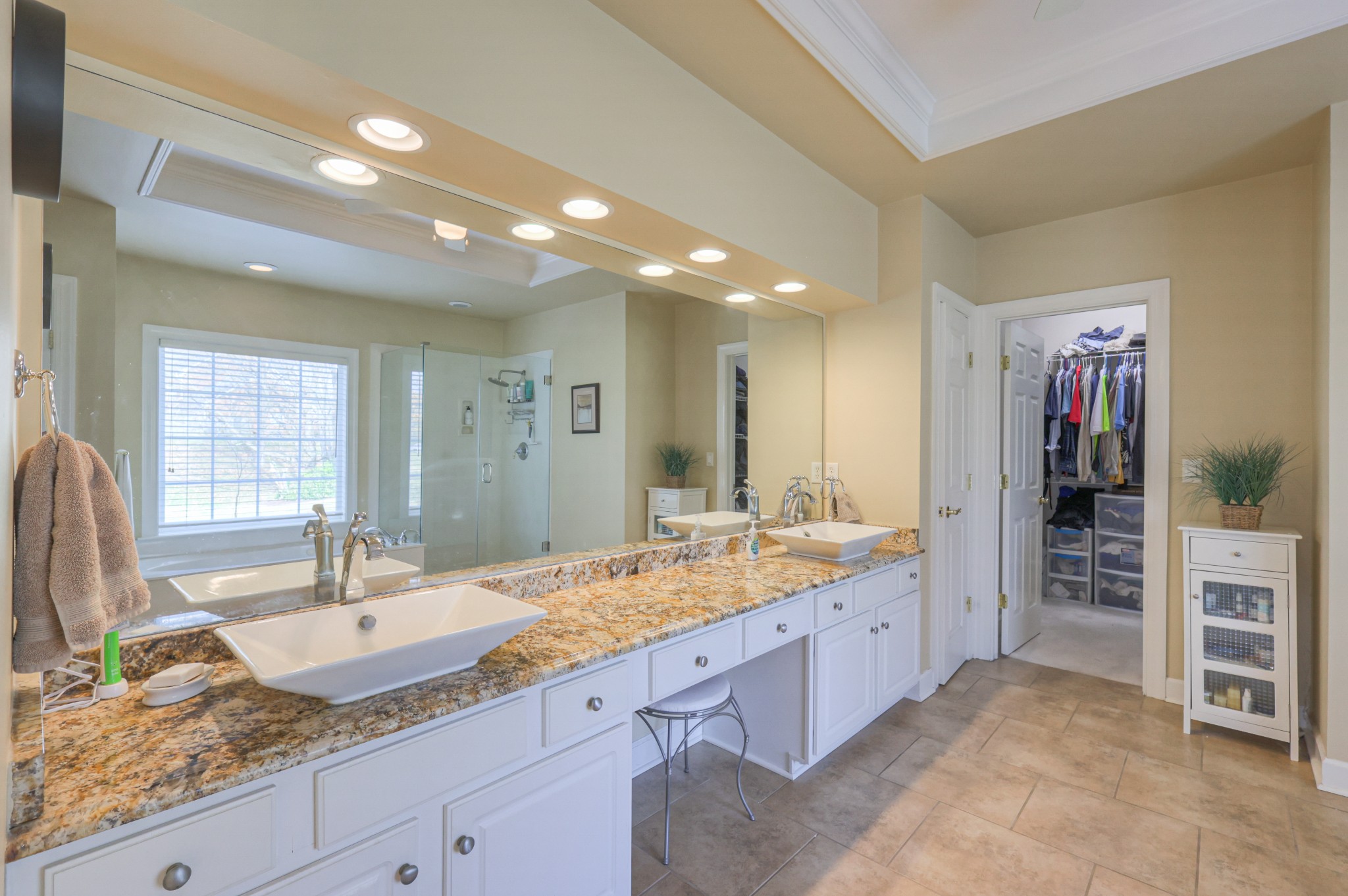6331 Williams Grove Drive Brentwood, TN 37027 - Photo 14 of 58 a bathroom with a sink and a mirror