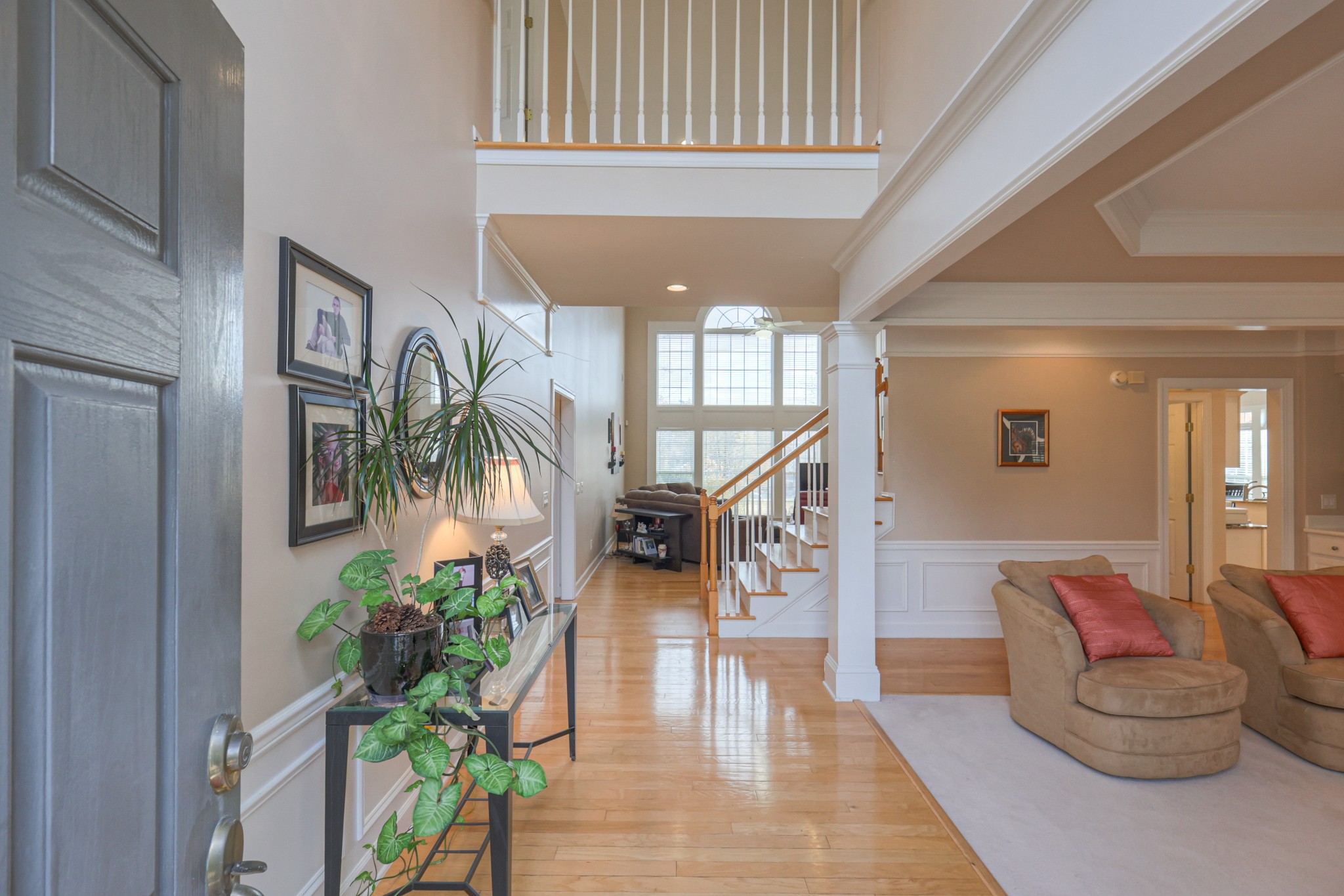 6331 Williams Grove Drive Brentwood, TN 37027 - Photo 21 of 58 a living room with furniture and a potted plant
