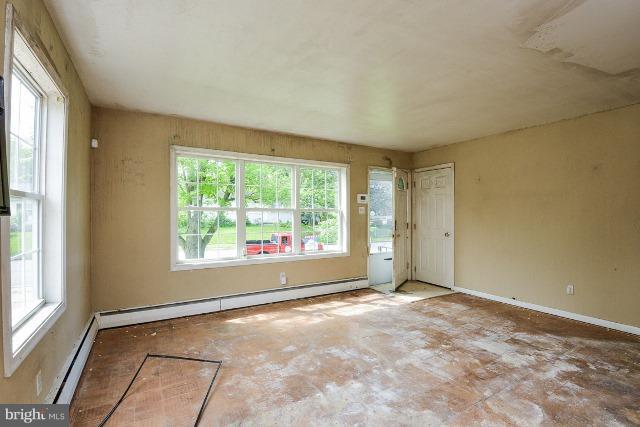 105 Roselawn Road Annapolis, MD 21403 - Photo 3 of 24 Interior (General)