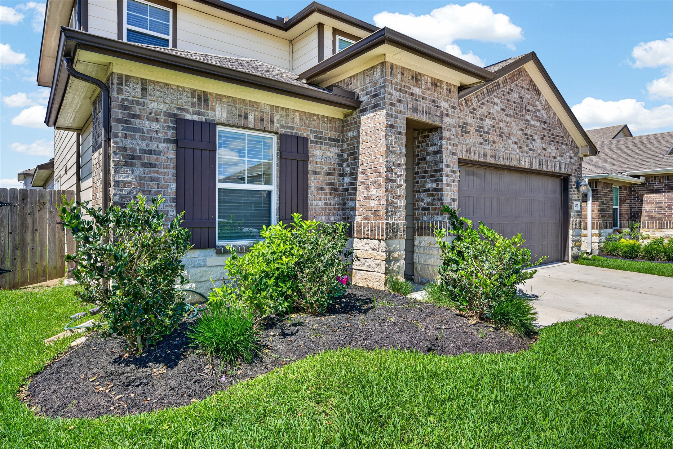 927 Cloverdale Drive Rosharon, TX 77583 - Photo 5 of 46