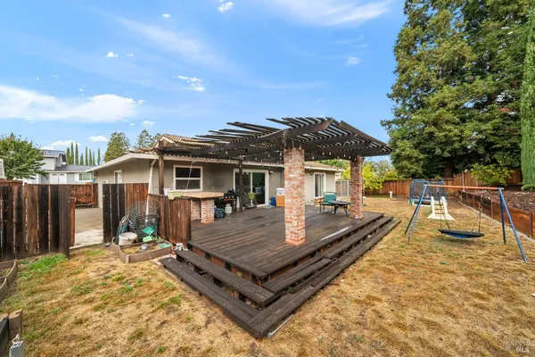 $745,000 | 506 Midway Court, Martinez, CA 94553