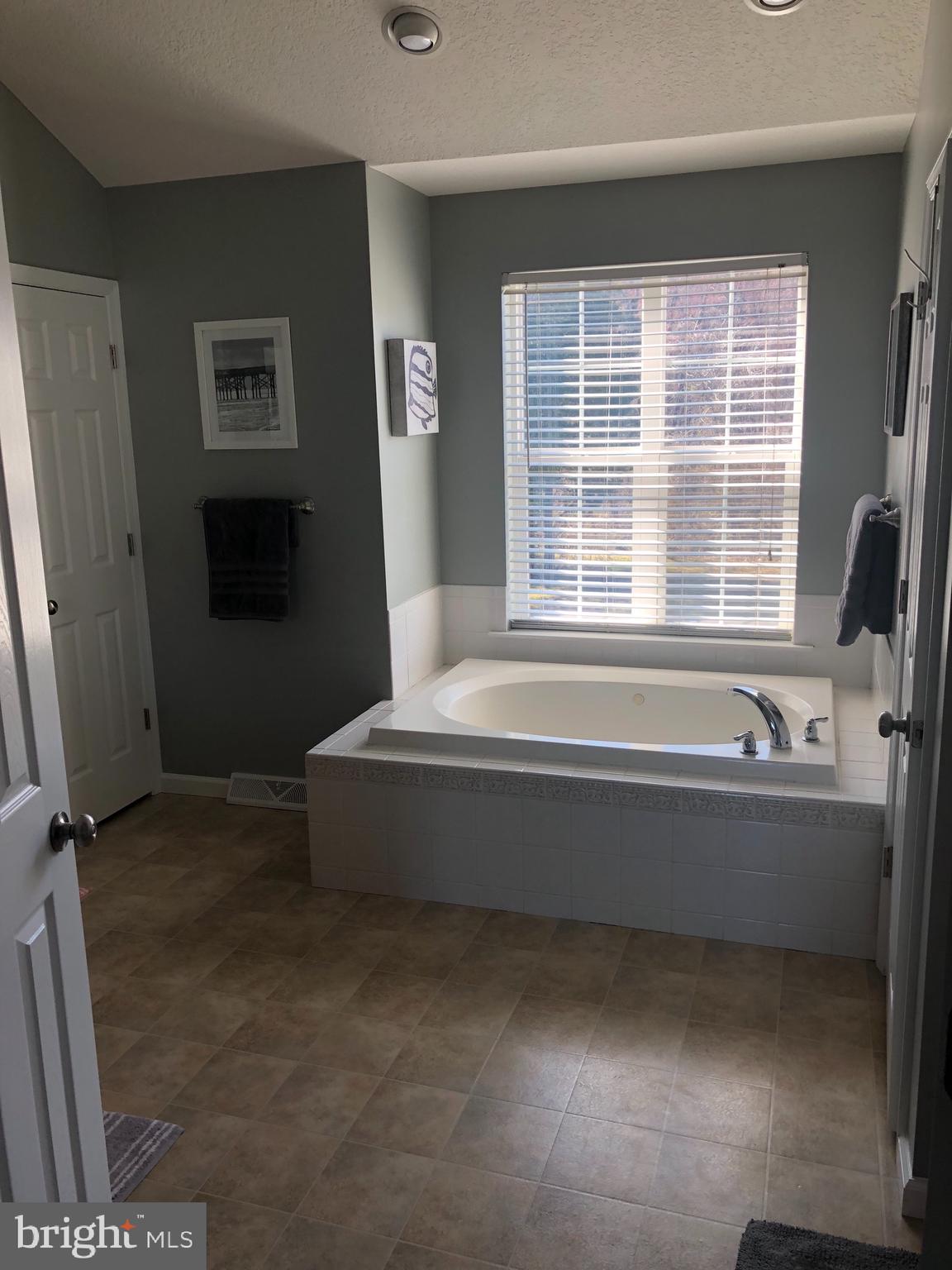 990 East Butter Road York, PA 17406 - Photo 25 of 34