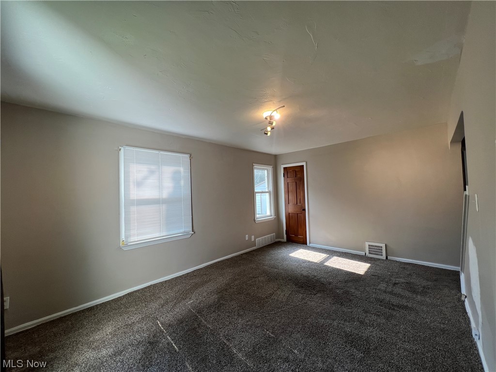 23640 Colbourne Road Euclid, OH 44123 - Photo 5 of 21