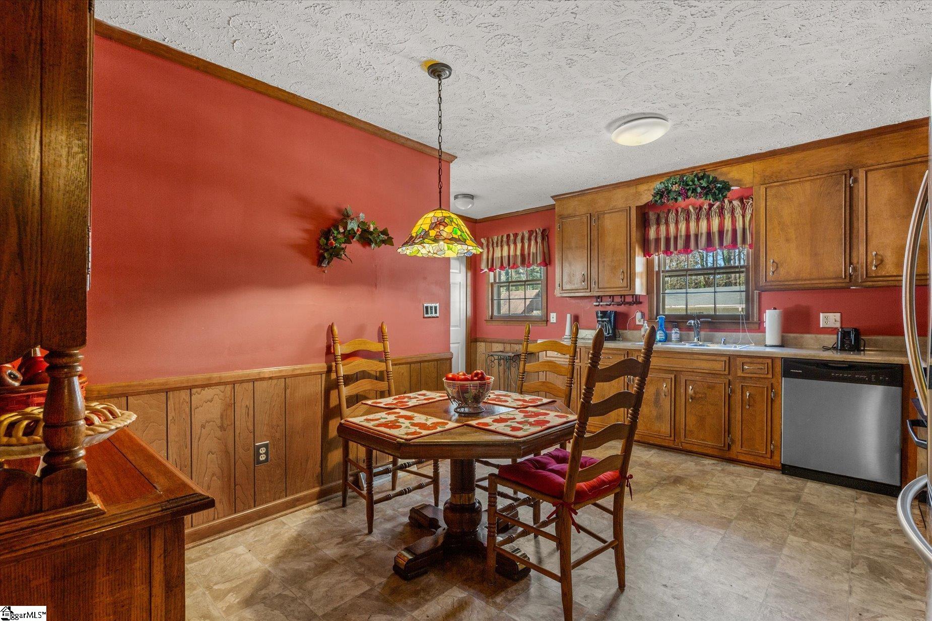 8 Rollingreen Road Greer, SC 29651 - Photo 12 of 27 Gallery Image 12