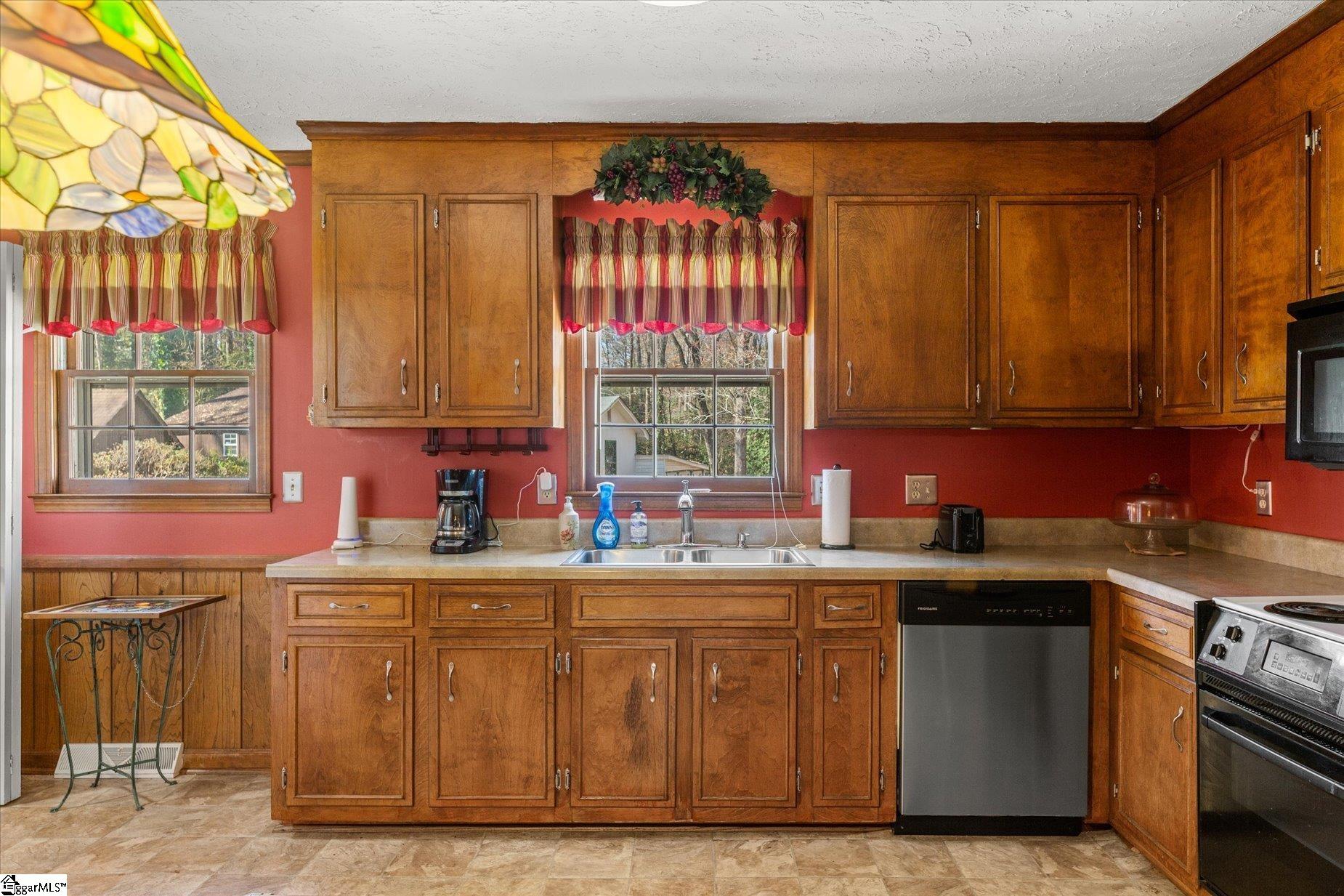 8 Rollingreen Road Greer, SC 29651 - Photo 13 of 27 Gallery Image 13