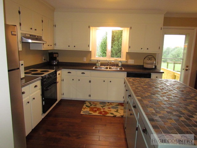 1718 Deerfield Road Boone, NC 28607 - Photo 4 of 35 Gallery Image 4