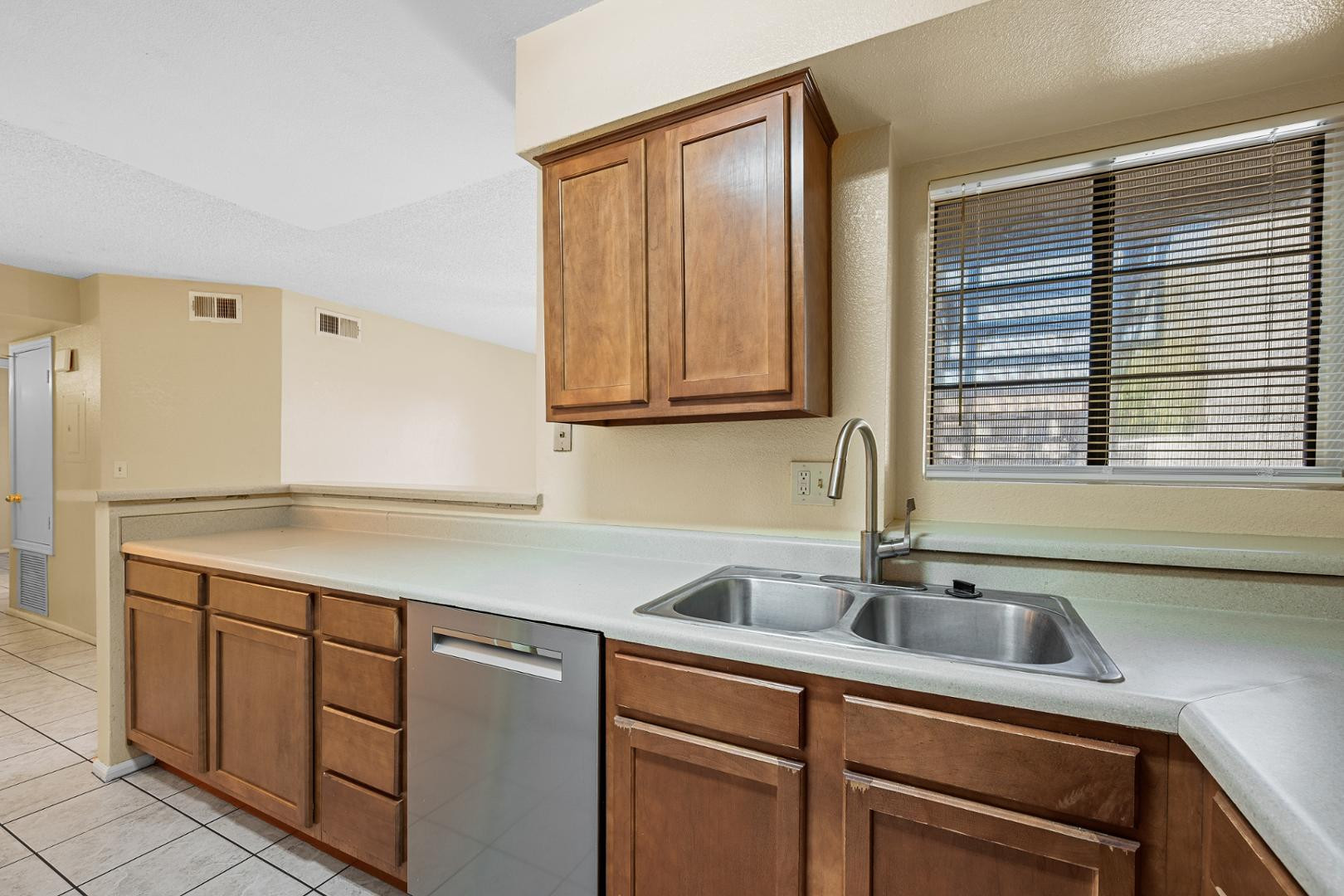 533 West Guadalupe Road, Unit 1047 Mesa, AZ 85210 - Photo 9 of 20 Photo #9