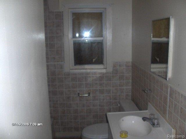 6836 Evergreen Road Detroit, MI 48228 - Photo 5 of 12 HPIM8860