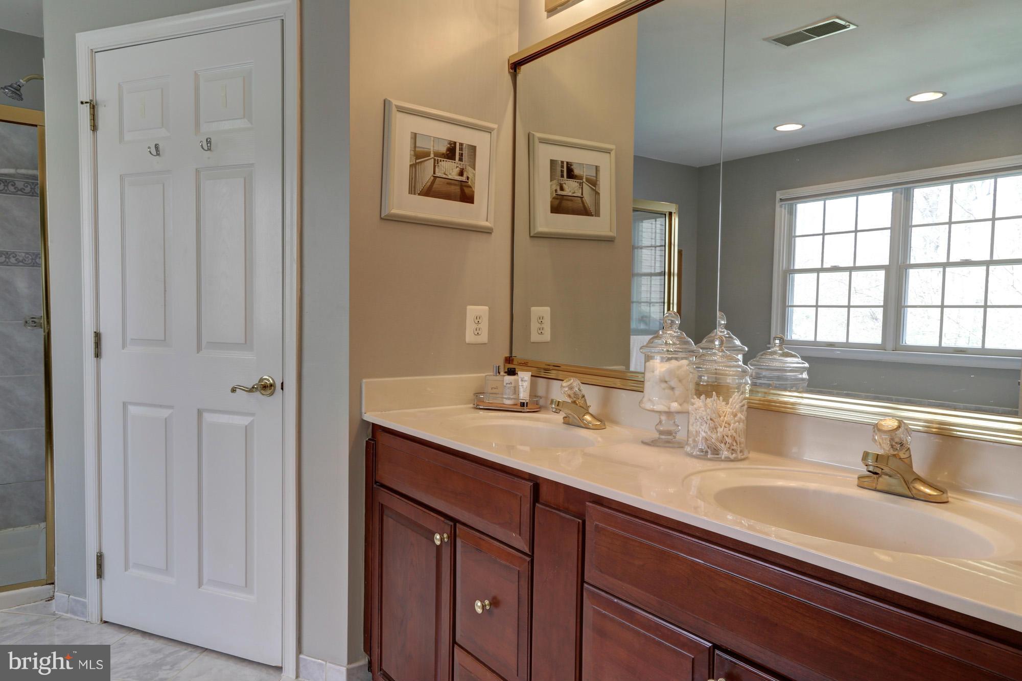 26 Riders Court Edgewater, MD 21037 - Photo 22 of 30 Bath (Master)