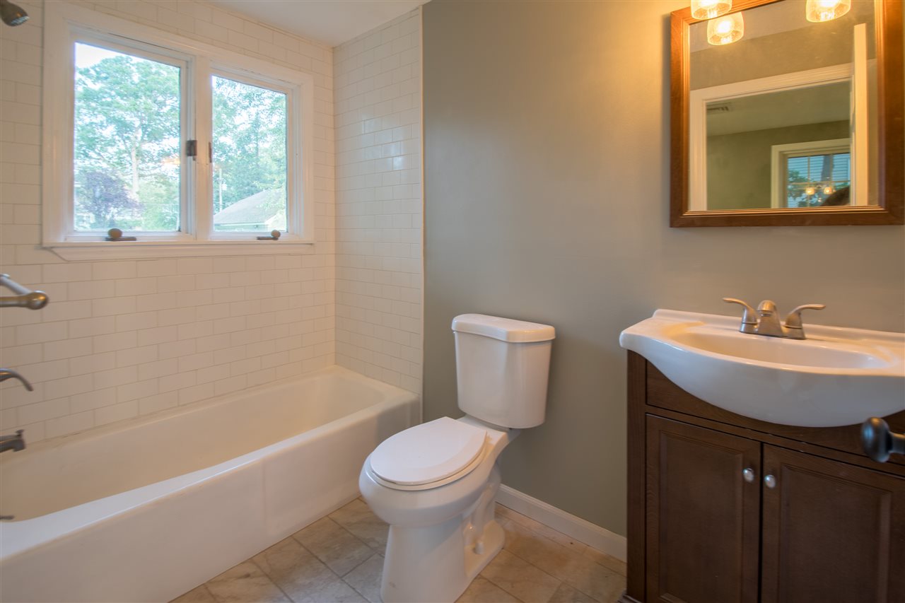445 Ray Street Manchester, NH 03104 - Photo 14 of 23 Gallery Image 14