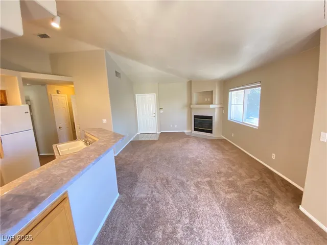 $1,450 | 384 Sunward Drive, Henderson, NV 89014