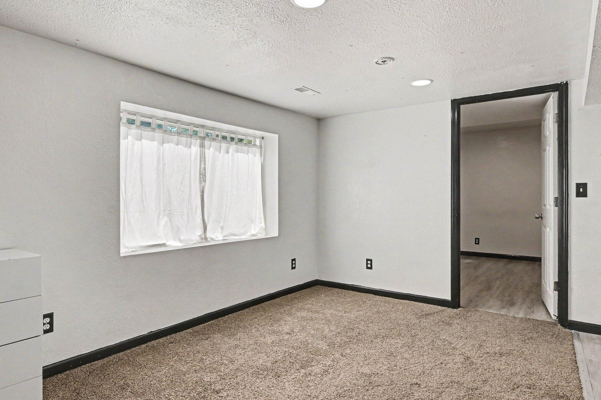 215 South Lincoln Avenue Three Rivers, MI 49093 - Photo 18 of 27 IMG_9573