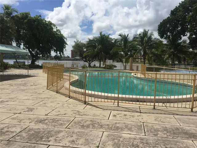 $1,450 | 1550 Northeast 191st Street, Unit 309, Miami, FL 33179