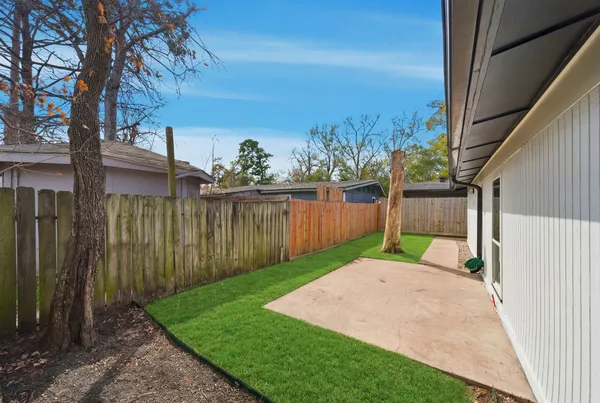 $249,900 | 4102 Sherwood Lane, Unit 8, Houston, TX 77092