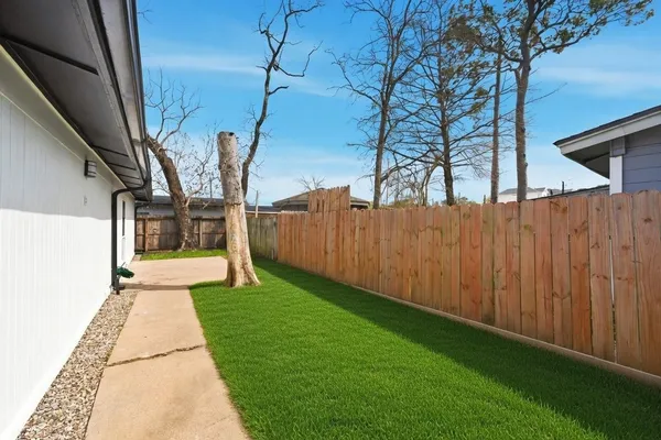 $249,900 | 4102 Sherwood Lane, Unit 8, Houston, TX 77092