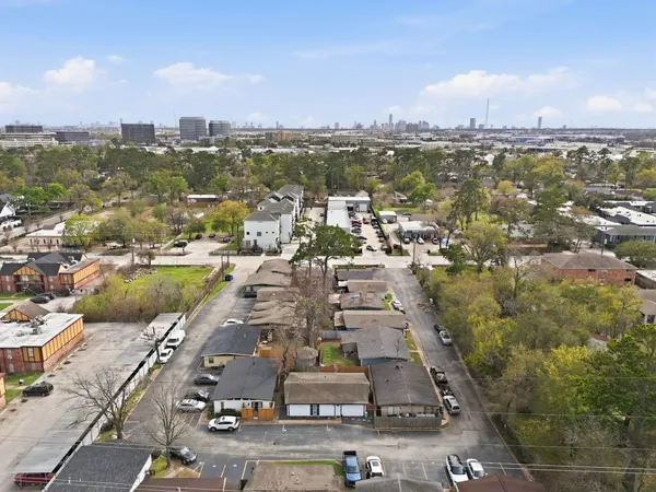 $249,900 | 4102 Sherwood Lane, Unit 8, Houston, TX 77092