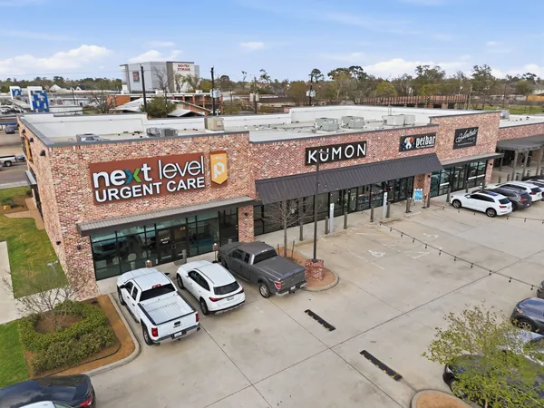 $249,900 | 4102 Sherwood Lane, Unit 8, Houston, TX 77092