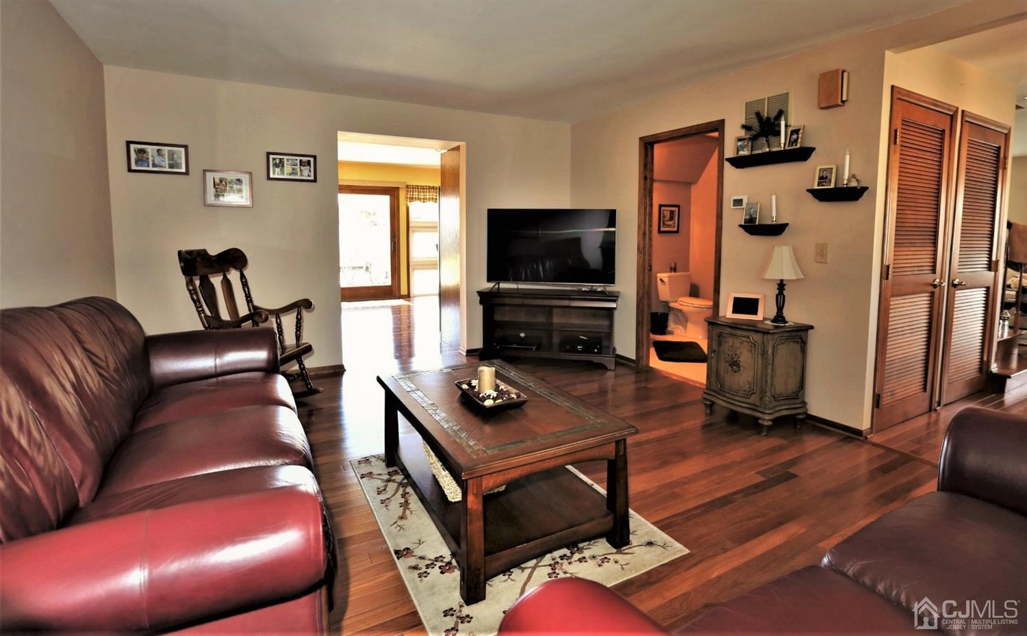 19 Constable Road Kendall Park, NJ 08824 - Photo 13 of 25 Gallery Image 13