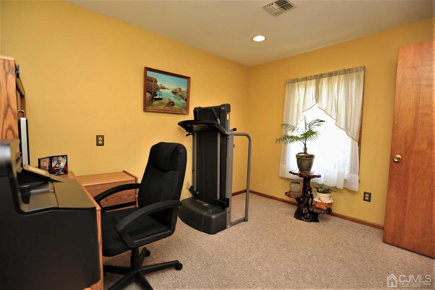 19 Constable Road Kendall Park, NJ 08824 - Photo 14 of 25 Gallery Image 14