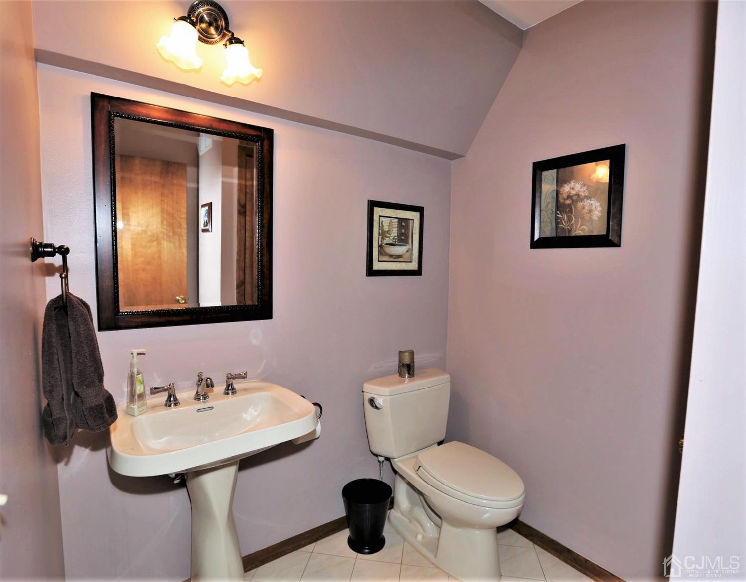 19 Constable Road Kendall Park, NJ 08824 - Photo 15 of 25 Gallery Image 15