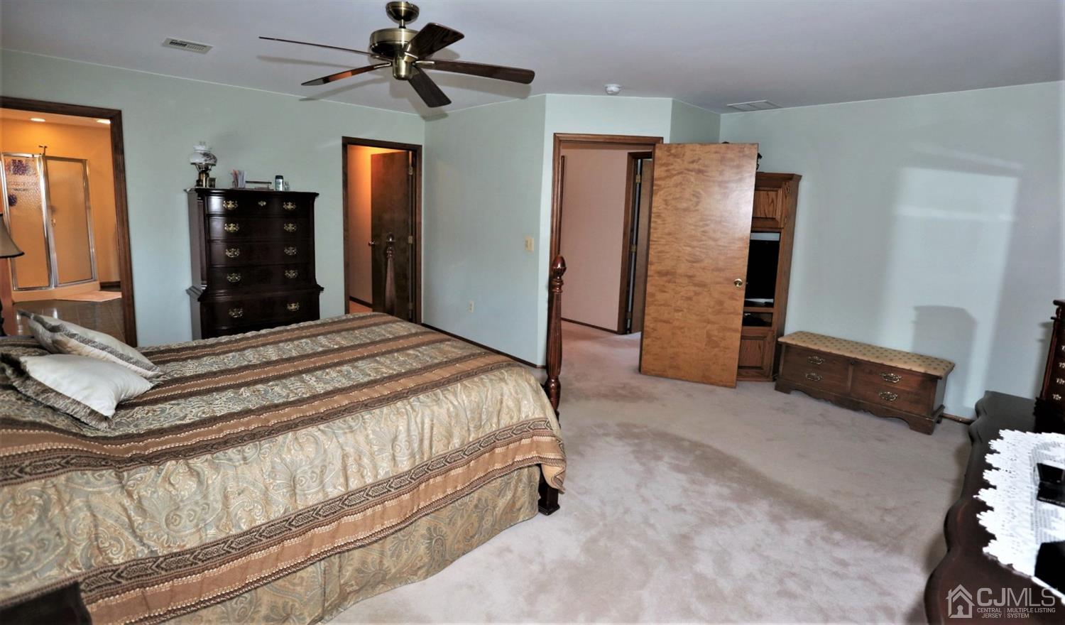 19 Constable Road Kendall Park, NJ 08824 - Photo 17 of 25 Gallery Image 17