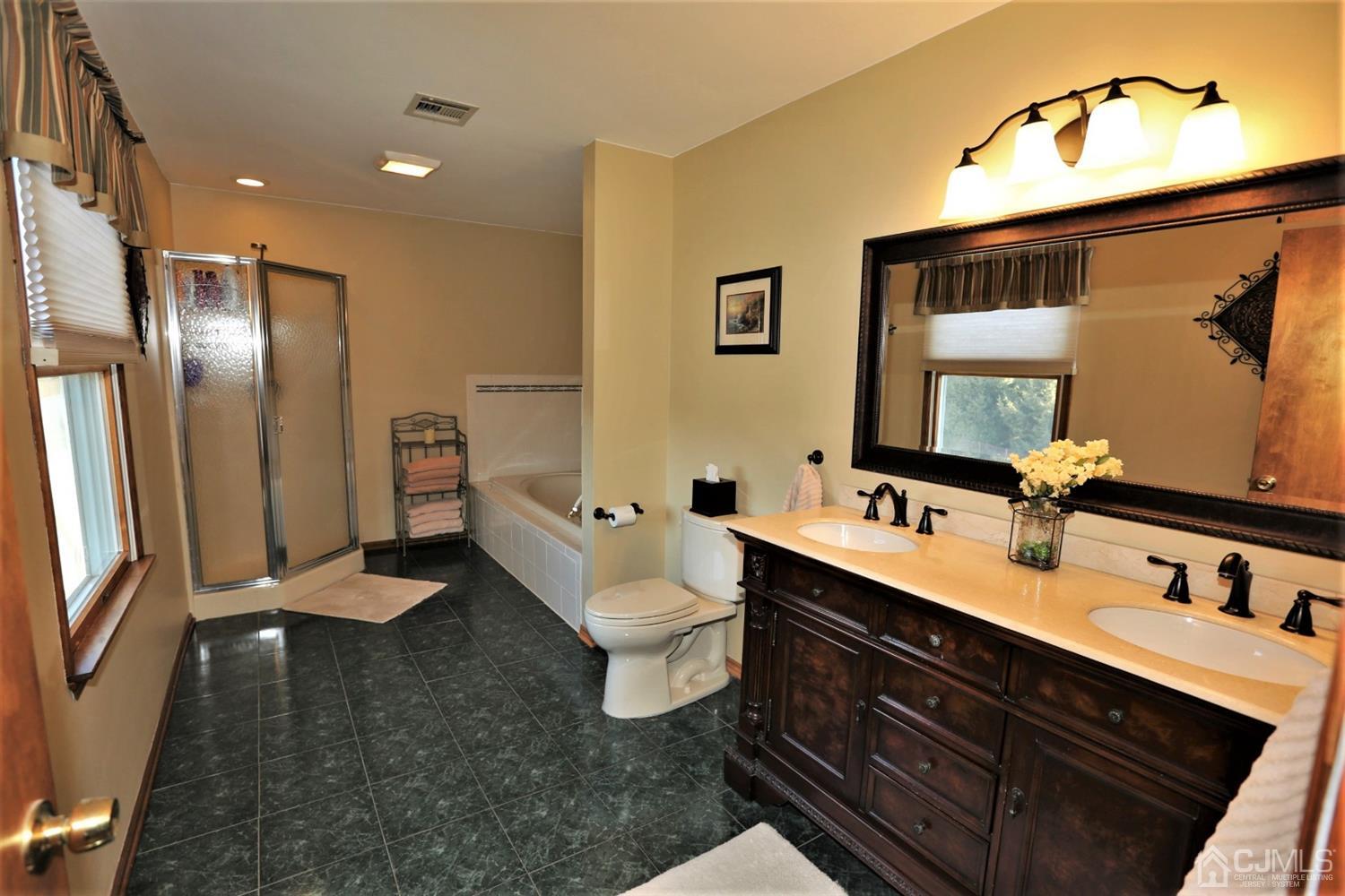 19 Constable Road Kendall Park, NJ 08824 - Photo 18 of 25 Gallery Image 18